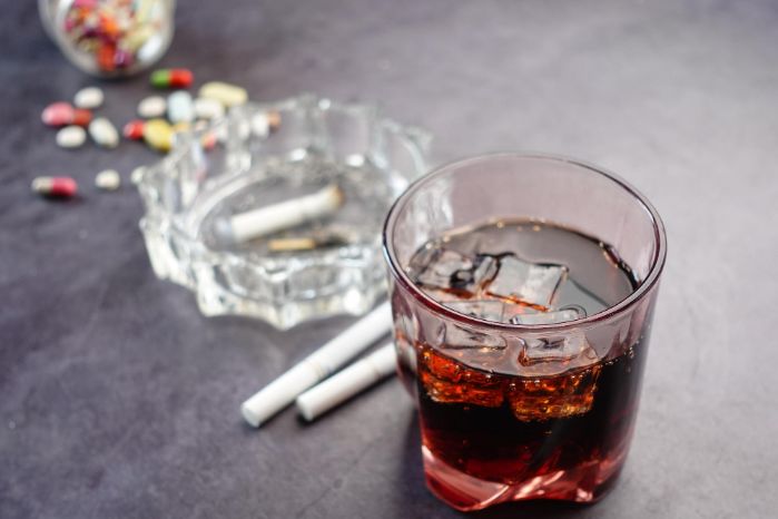 Wie wirkt sich Alkohol- und Tabakkonsum auf den Cholesterinspiegel